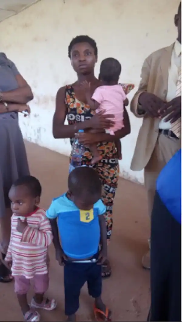 Woman arrested while allegedly trying to sell children